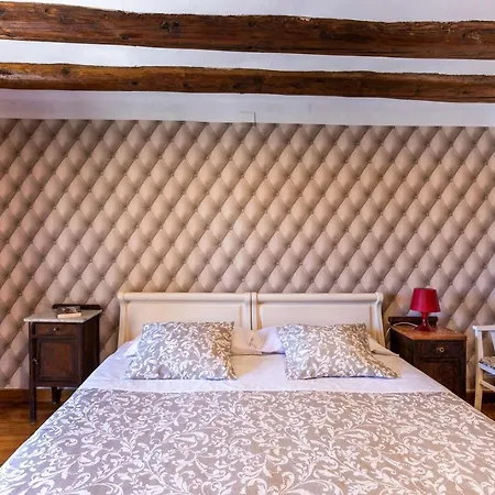 Vino Tinto Y Restaurante Tomate Rosa Апартаменты