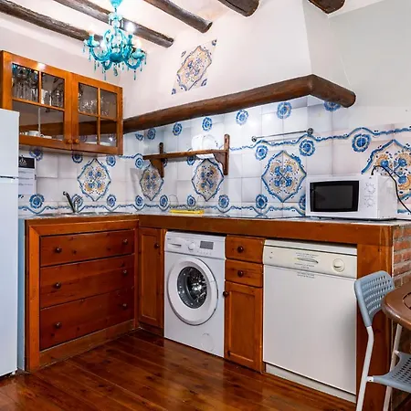 Апартаменты Vino Tinto Y Restaurante Tomate Rosa Адауэска