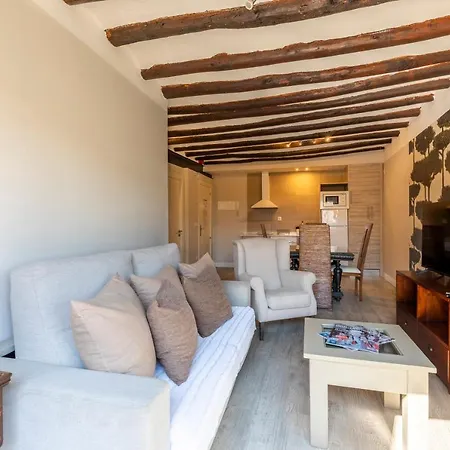 Апартаменты Vino Tinto Y Restaurante Tomate Rosa *