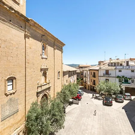 Апартаменты Vino Tinto Y Restaurante Tomate Rosa Адауэска