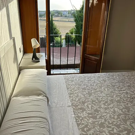 Апартаменты Vino Tinto Y Restaurante Tomate Rosa *