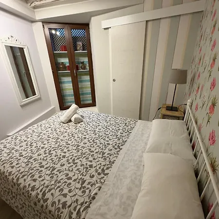 Vino Tinto Y Restaurante Tomate Rosa Апартаменты