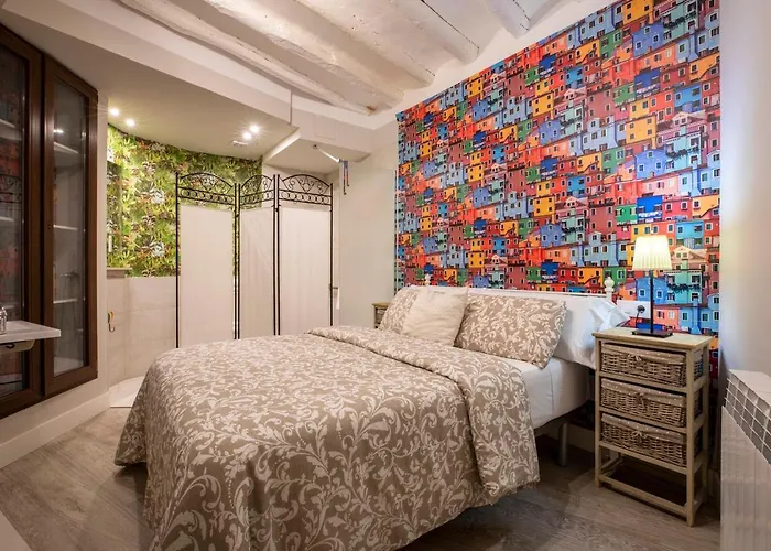 Apartament Vino Tinto Y Restaurante Tomate Rosa