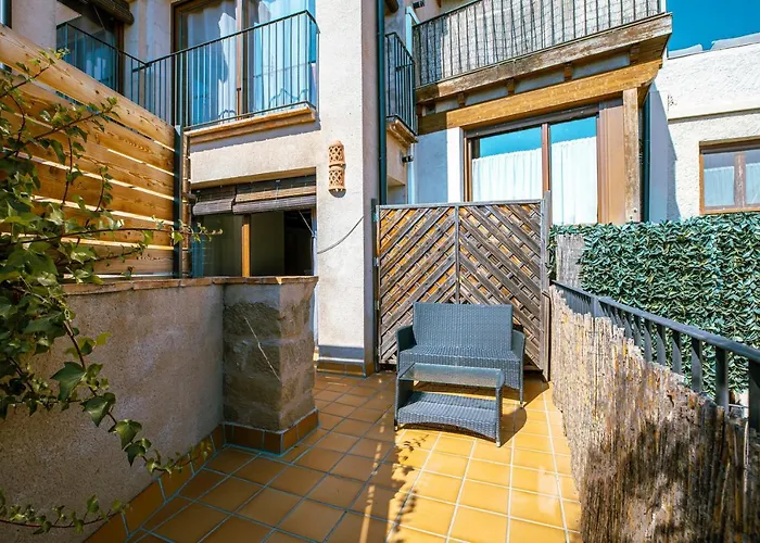 Apartament Vino Tinto Y Restaurante Tomate Rosa *