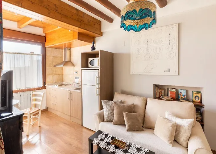 Vino Tinto Y Restaurante Tomate Rosa * Adahuesca